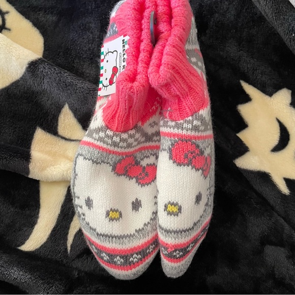 Hello Kitty Holiday Slipper Socks - Picture 2 of 2
